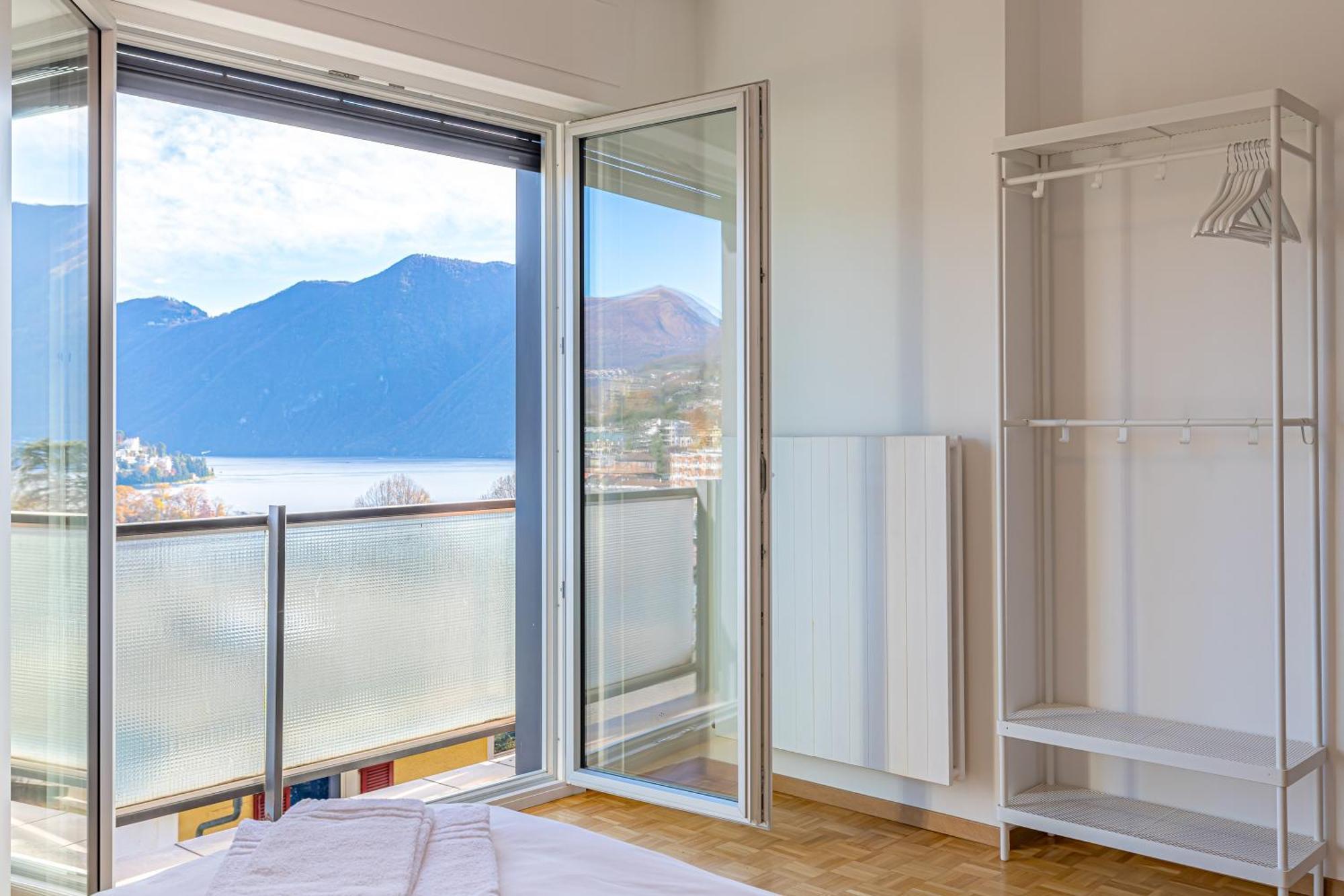 Imperial Of Lugano 4 With A Lake View Behind The Station And 10 Min From The Lake Apartment Екстериор снимка