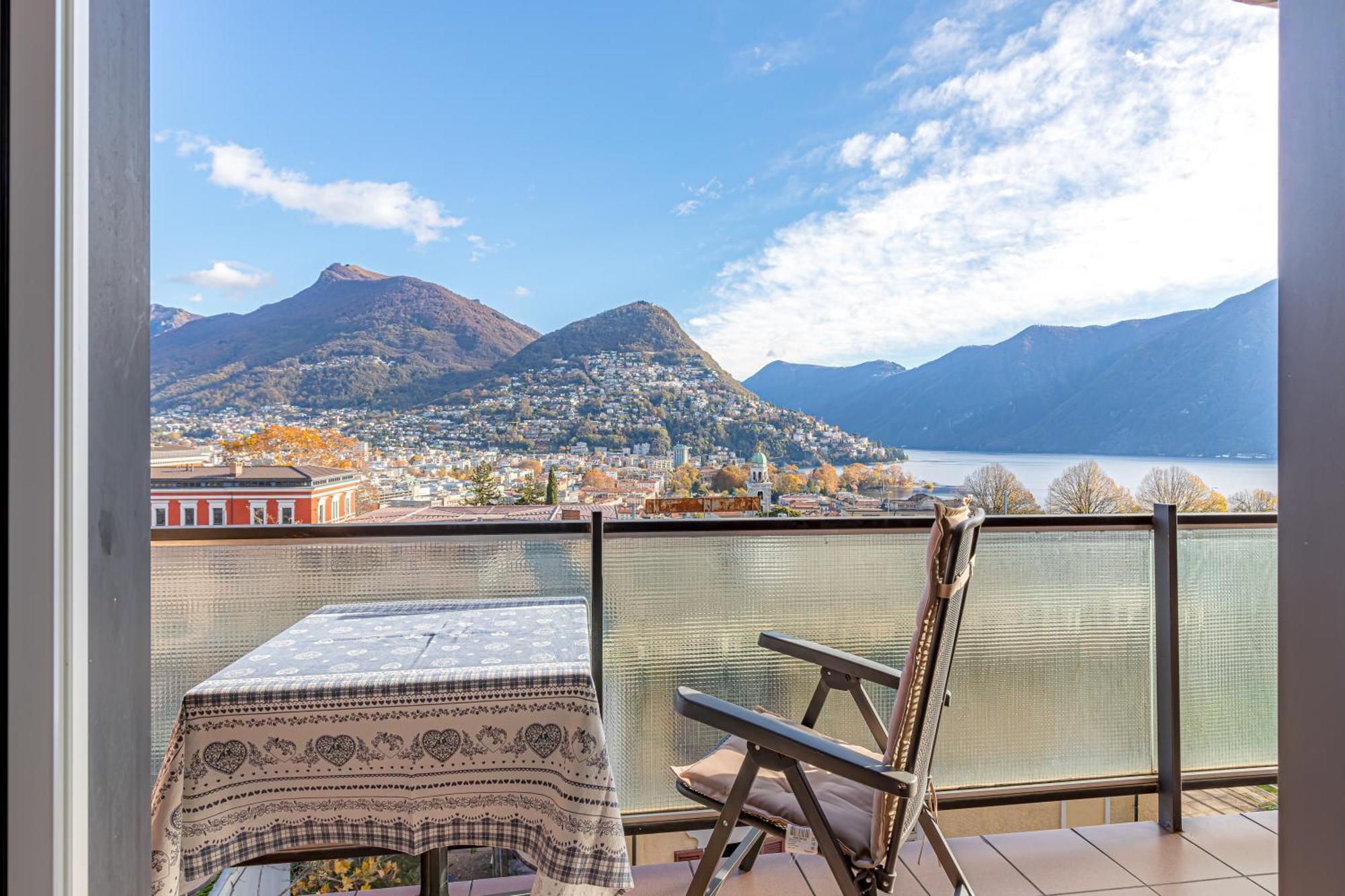 Imperial Of Lugano 4 With A Lake View Behind The Station And 10 Min From The Lake Apartment Екстериор снимка